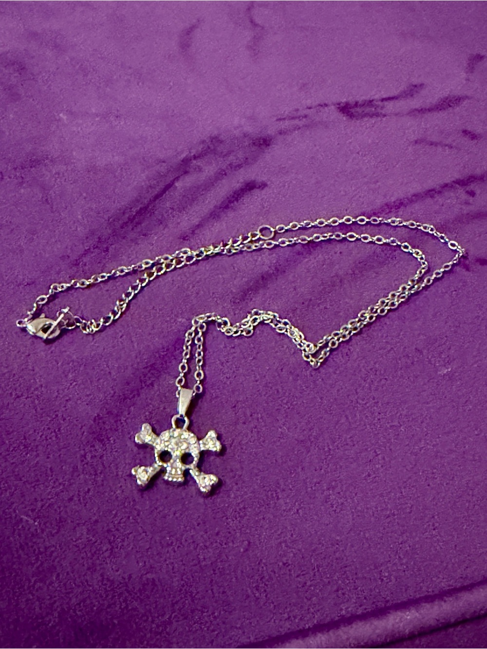 Skull and Crossbones Silver Rhinestone Pendant Necklace - Picture 6 of 9
